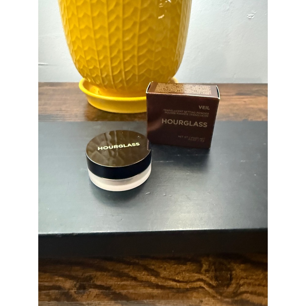 Hourglass Veil Translucent Setting Powder .9g  New in Box